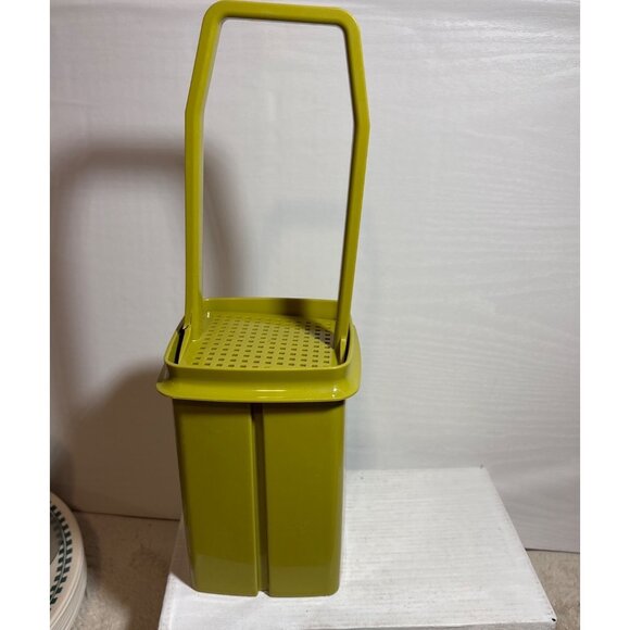 Vintage Tupperware Avocado Green 2 Piece Pickle Keeper w/ Strainer 1330-5 No Lid - Picture 2 of 8